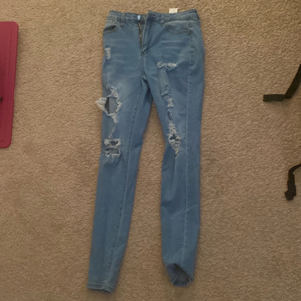 light wash ripped skinny jeans